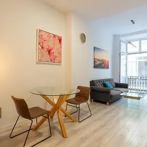 https://urbe10-plaza-de-la-constucion-premium-loft.es-andalucia.com